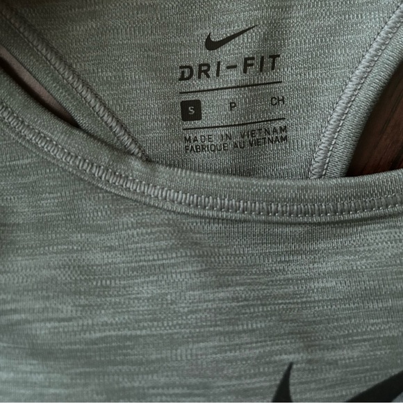 Nike Swoosh Bra, size small - Picture 3 of 4